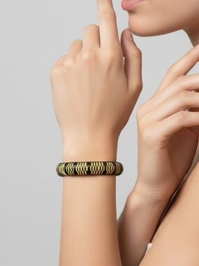 Checker-Pattern Stretch Bangle Bracelet in Gold and Black